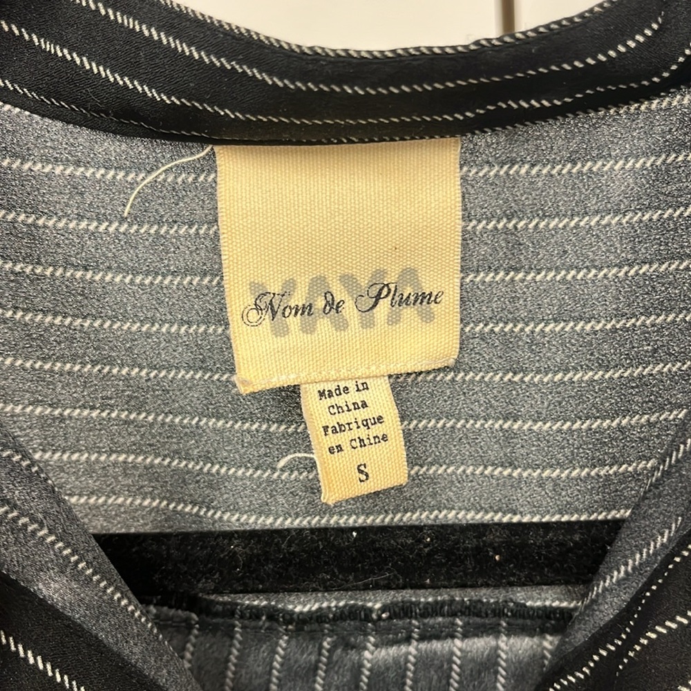 Vintage 3/4 button tshirt with slit in back - Picture 3 of 6